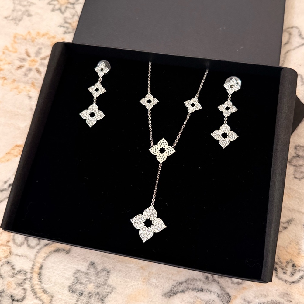 Luxurious and Dazzling Silver Floral Jewelry Set